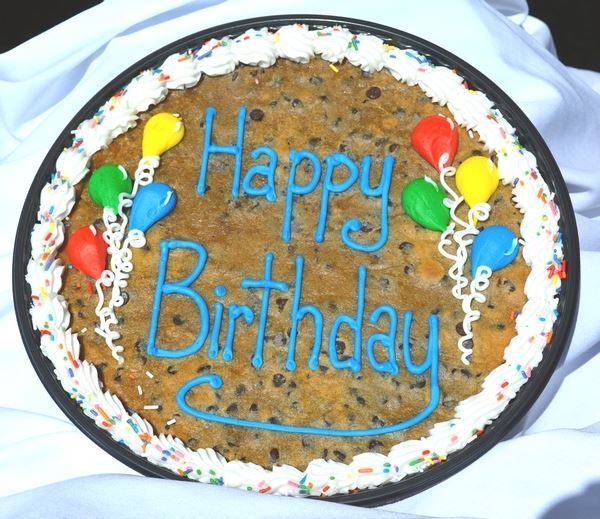 Picture of AU's Giant Choc. Chip Cookie Cake